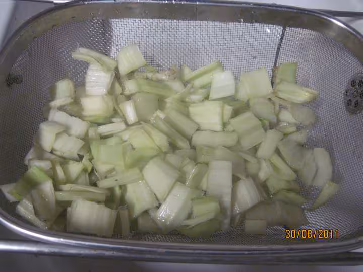 Blettes a la sauce tomate gratinees