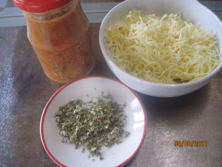 Blettes a la sauce tomate gratinees