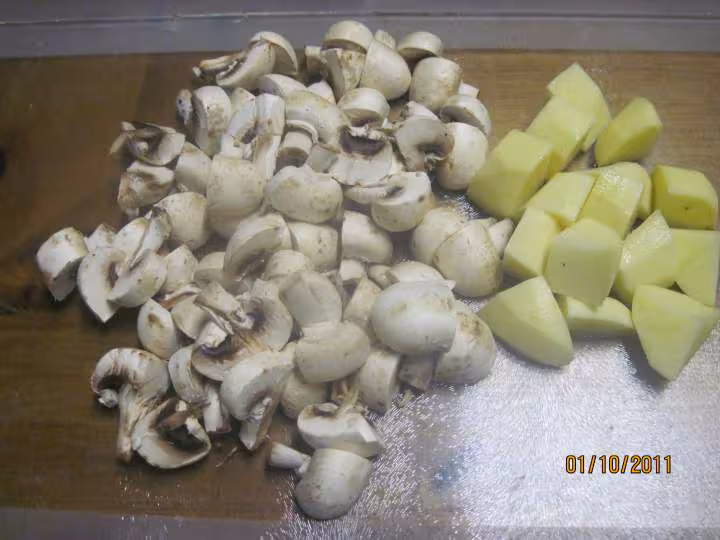 Boeuf bouilli carottes oignon p de terre oignons