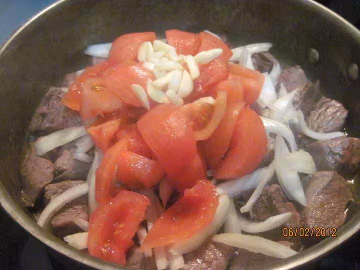 Boeuf navets sauce tomates mijoter