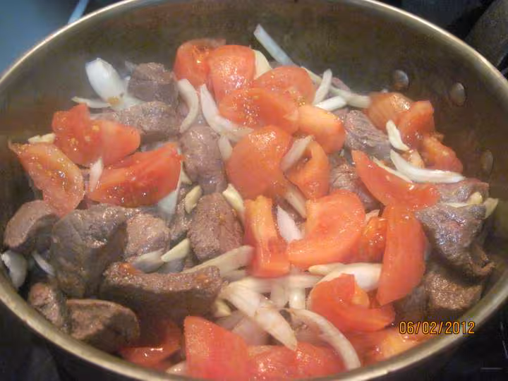 Boeuf navets sauce tomates mijoter