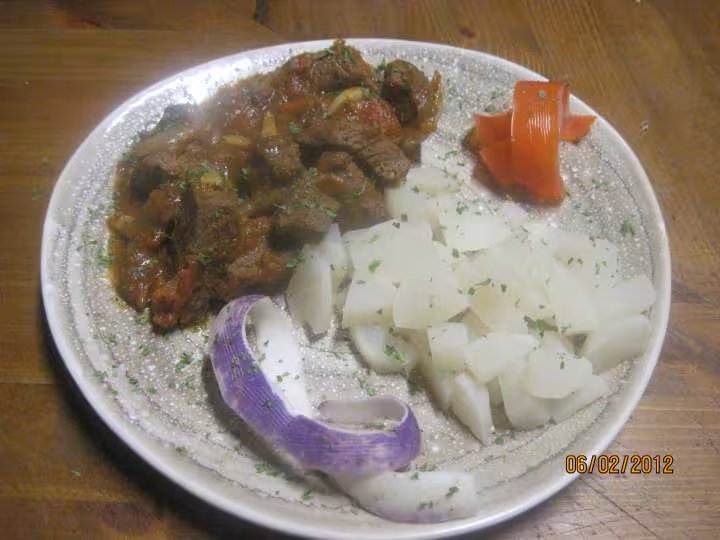 Boeuf navets sauce tomates mijoter