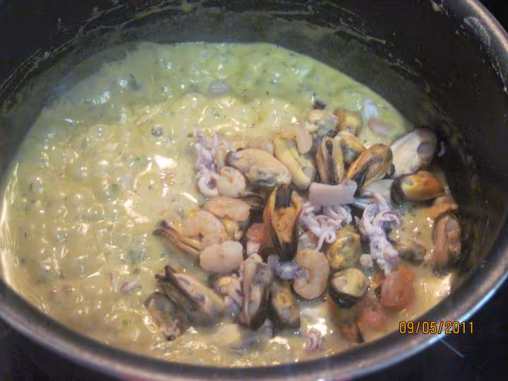 Bouchees a la reine aux cockail de fruits mer