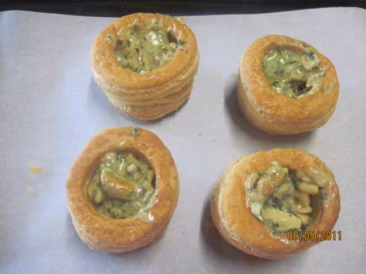 Bouchees a la reine aux cockail de fruits mer