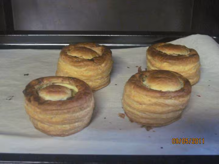 Bouchees a la reine aux cockail de fruits mer