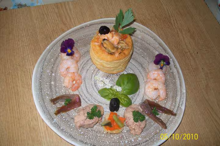 Bouchees de fruits de mer et poisson aux quenelles de foie de morue