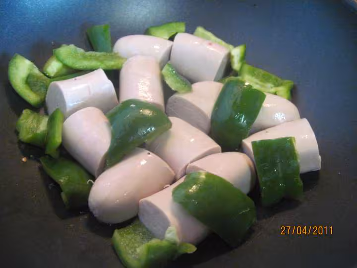 Boudins blancs aux legumes en sauce tomate