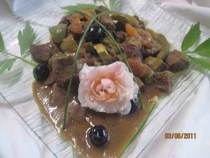 Bouguignon aux trio de legumes sauce massale
