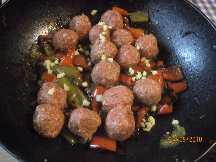 Boulettes aux poivrons et riz
