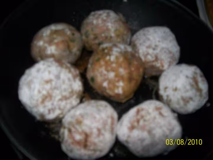 Boulettes de viande en sauce