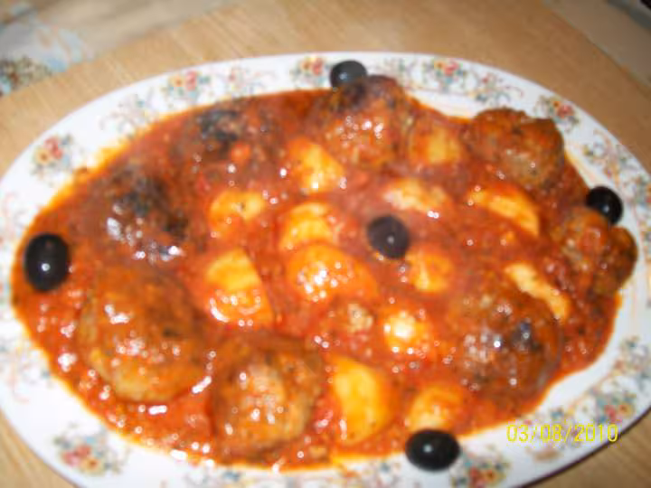 Boulettes de viande en sauce