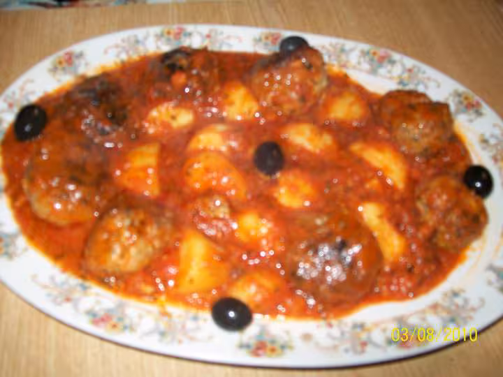 Boulettes de viande en sauce
