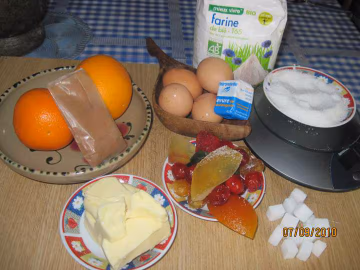 Brioche aux fruits confits
