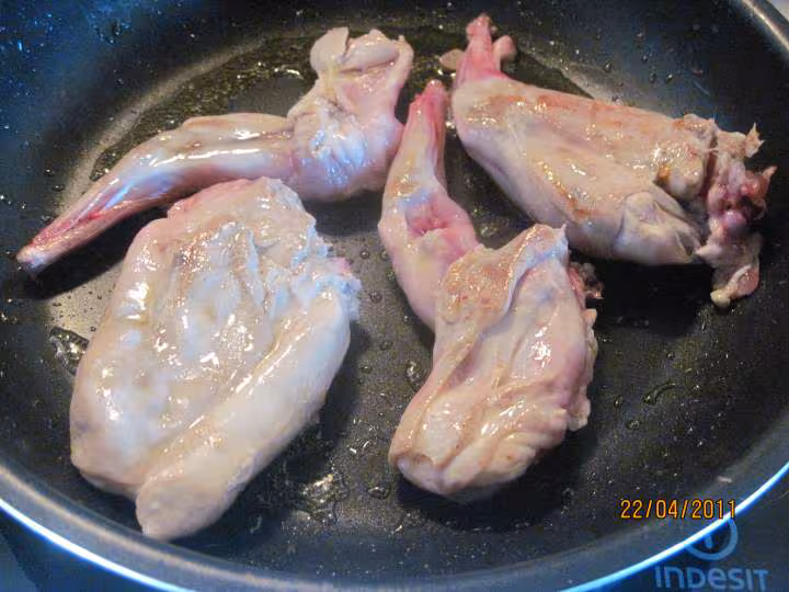 Cari de lapin au massale