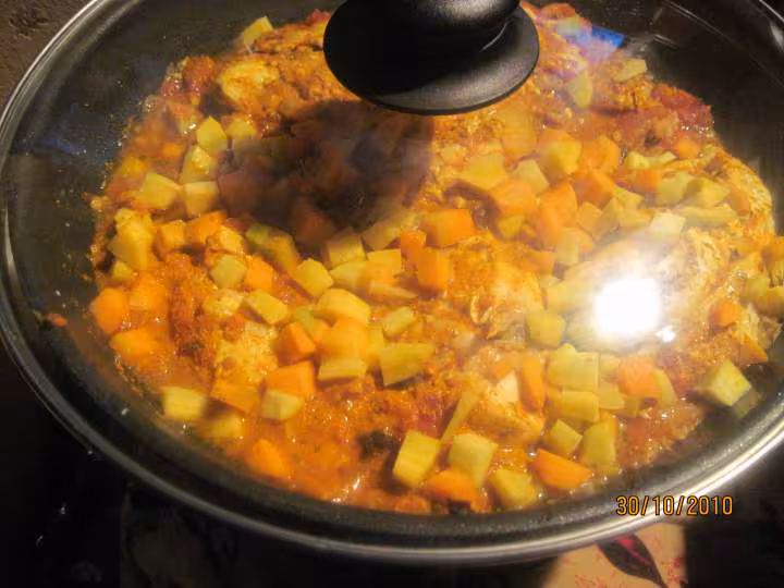 Carry aux blancs de poulets au riz et epices