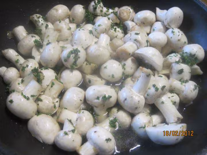 Champignons au vin blanc