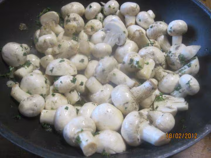 Champignons au vin blanc