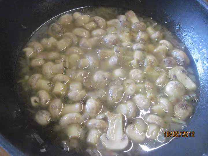 Champignons au vin blanc