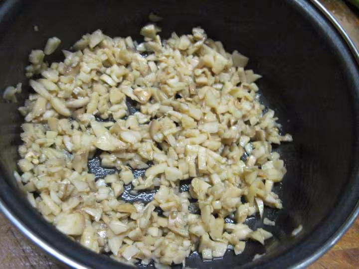 Champignons farcis et basilic rouge