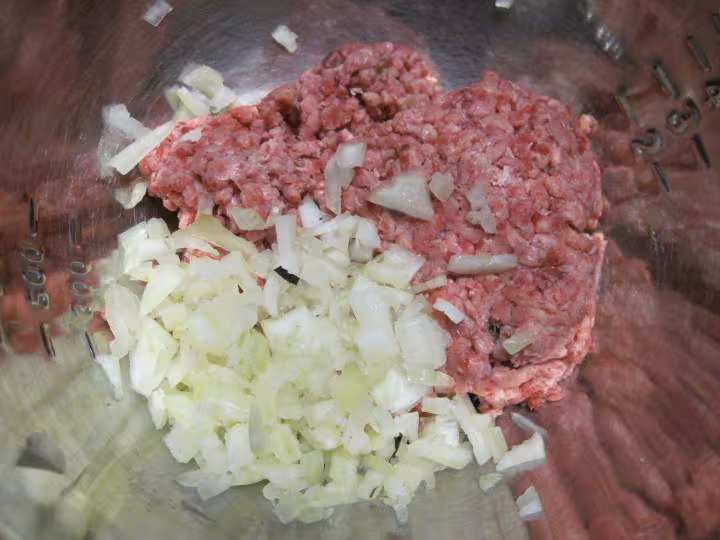 Champignons farcis et basilic rouge