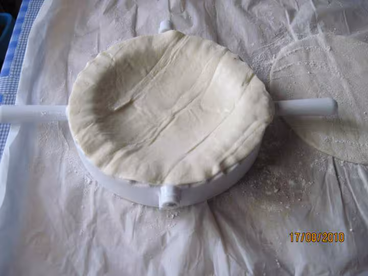 Chaussons fourres poulet tomate fromage