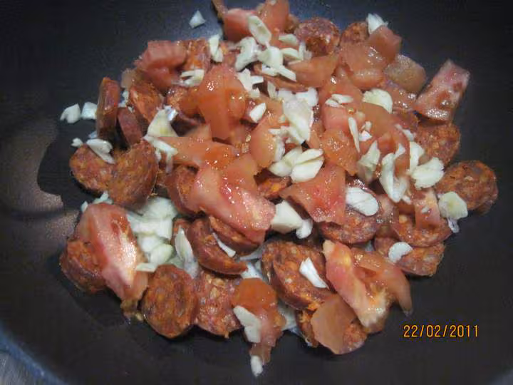 Chorizo cuisine aux carottes