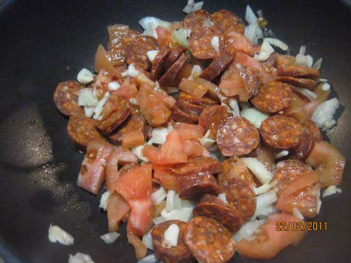 Chorizo cuisine aux carottes