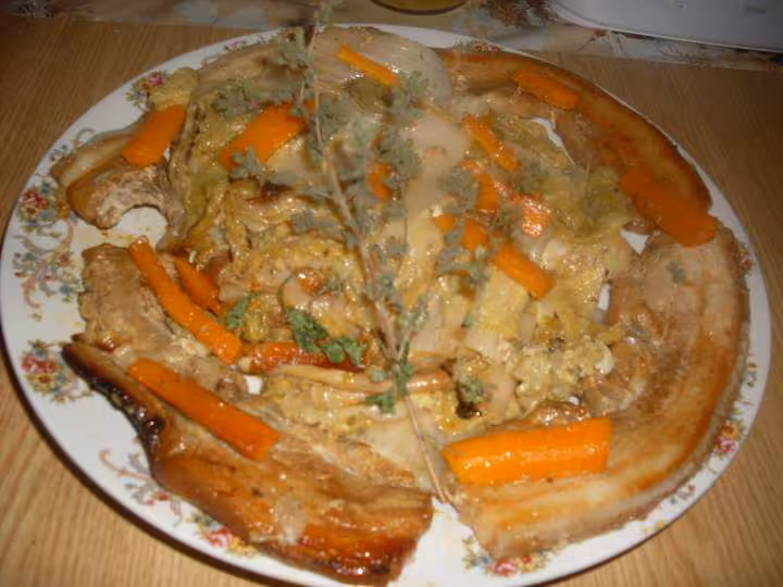 Choux chinois cuisine au poitrine de porc