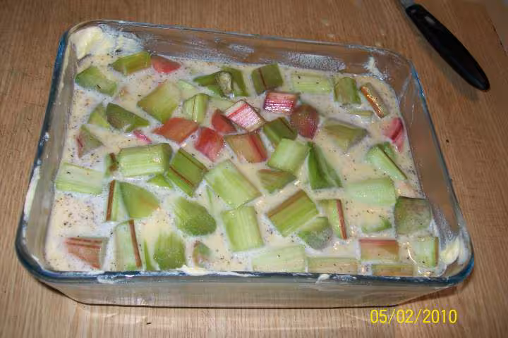 Clafouti a la rhubarbe