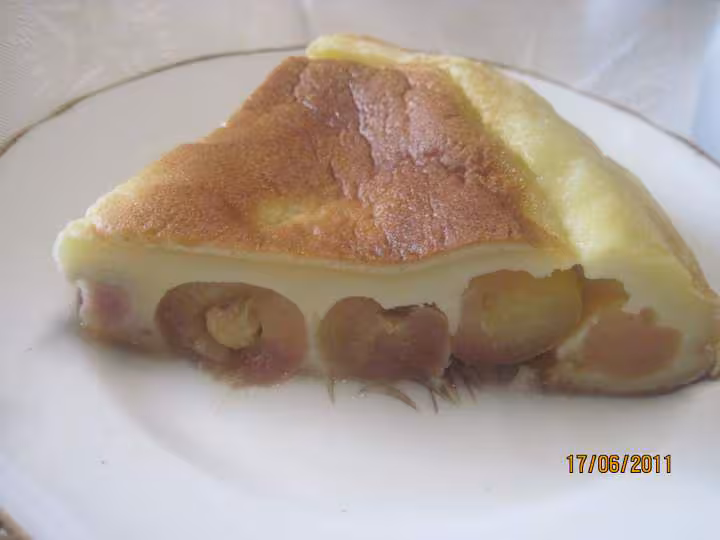 Clafoutis renverse aux cerises coeur de pigeon