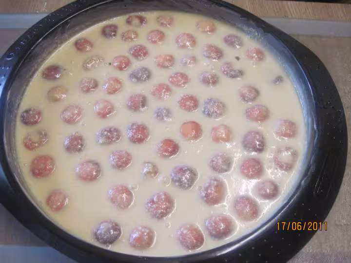 Clafoutis renverse aux cerises coeur de pigeon