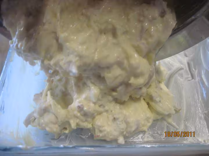 Clafoutis sale au jambon cru et gruyere rape