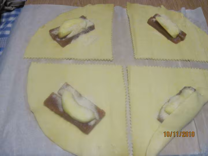Coissants feuilletees a la pate de coing