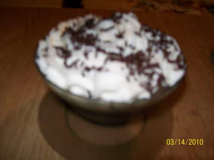 Compote de fruit a la chantilly