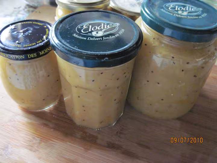 Compote de fruits sterilises
