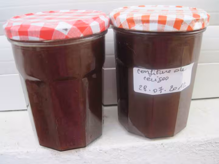 Confiture de cerises congelees