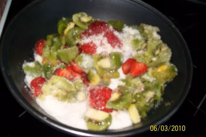 Confiture de fraises et kiwis