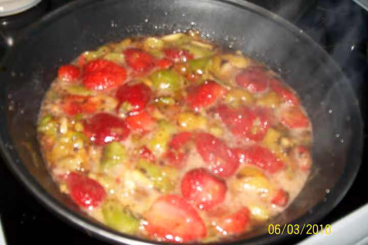 Confiture de fraises et kiwis