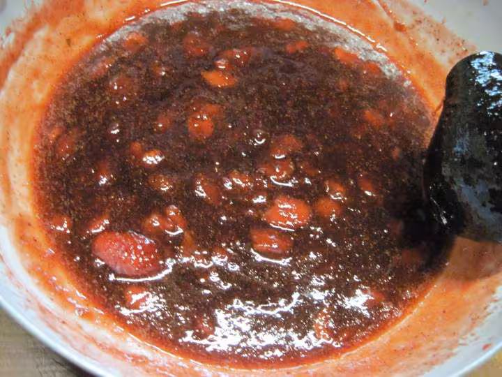 Confiture de fraises rouges et blanches au melange pain d epice