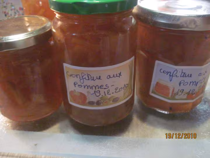 Confiture de pommes a la cannelle