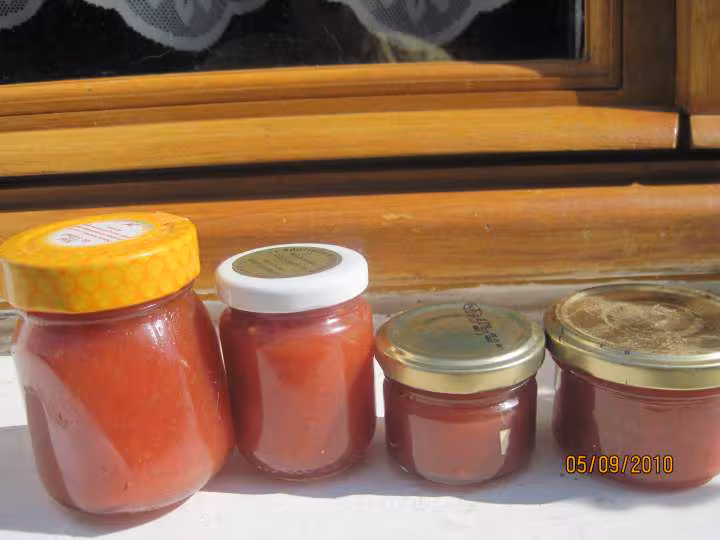 Confiture de raisin blanc et prunes rosees au mo