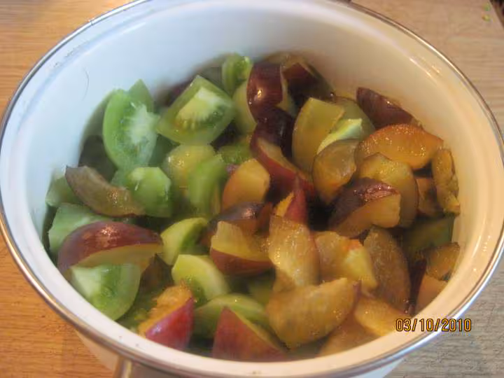 Copnfiture de tomates vertes et quetsches