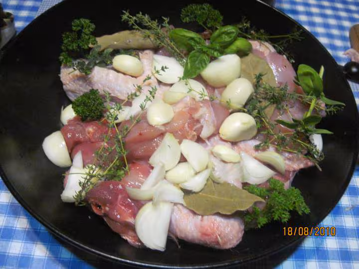 Coq au vin rouge et legumes wok