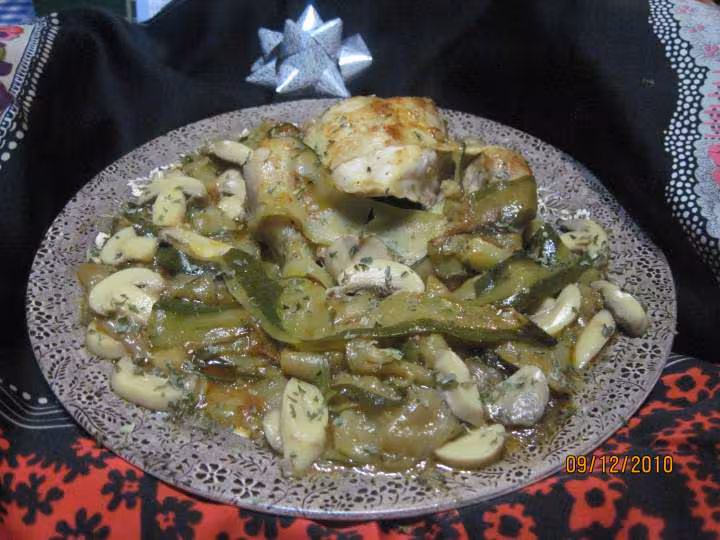Coquelet aux lamelles de courgettes a l etouffe
