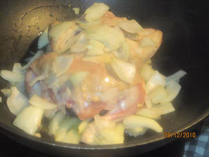 Coquelet aux lamelles de courgettes a l etouffe