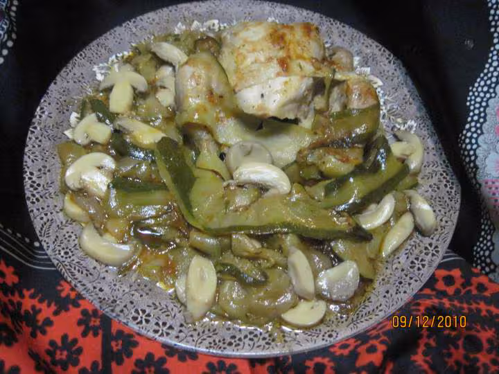 Coquelet aux lamelles de courgettes a l etouffe