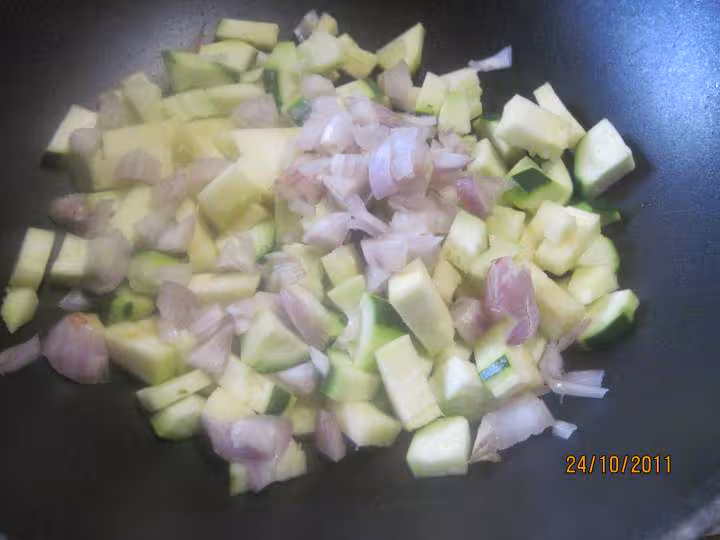 Cotelettes de porc aux pate chinoise et legumes