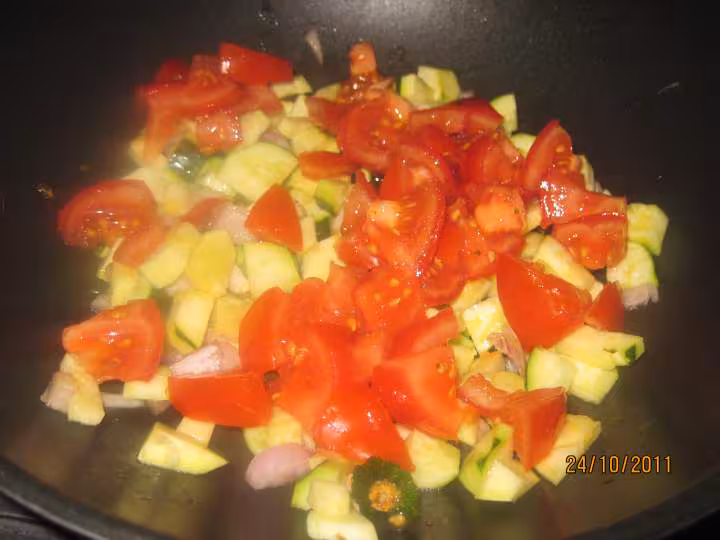 Cotelettes de porc aux pate chinoise et legumes