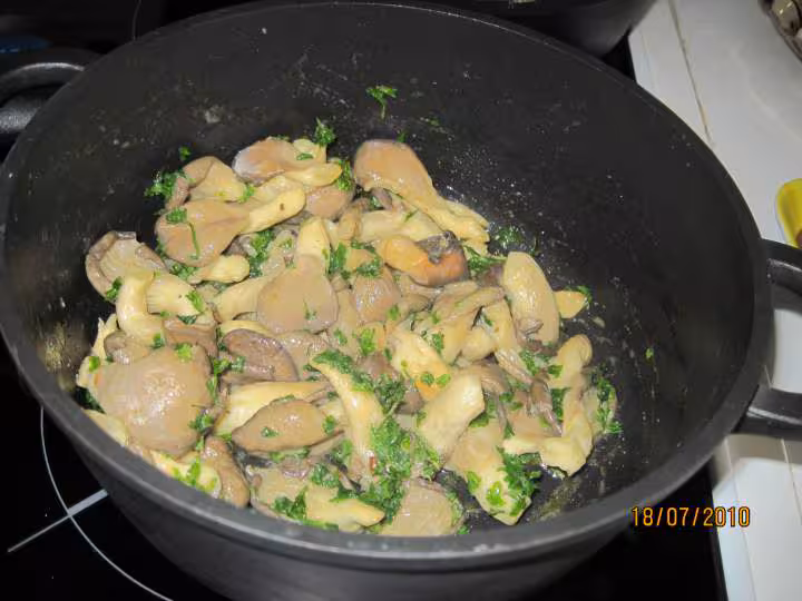 Cotelettes de veau aux pleurotes en sauce