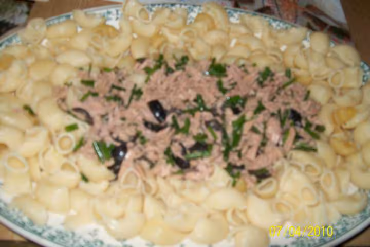 Coude au anchois thon et tomates sechees